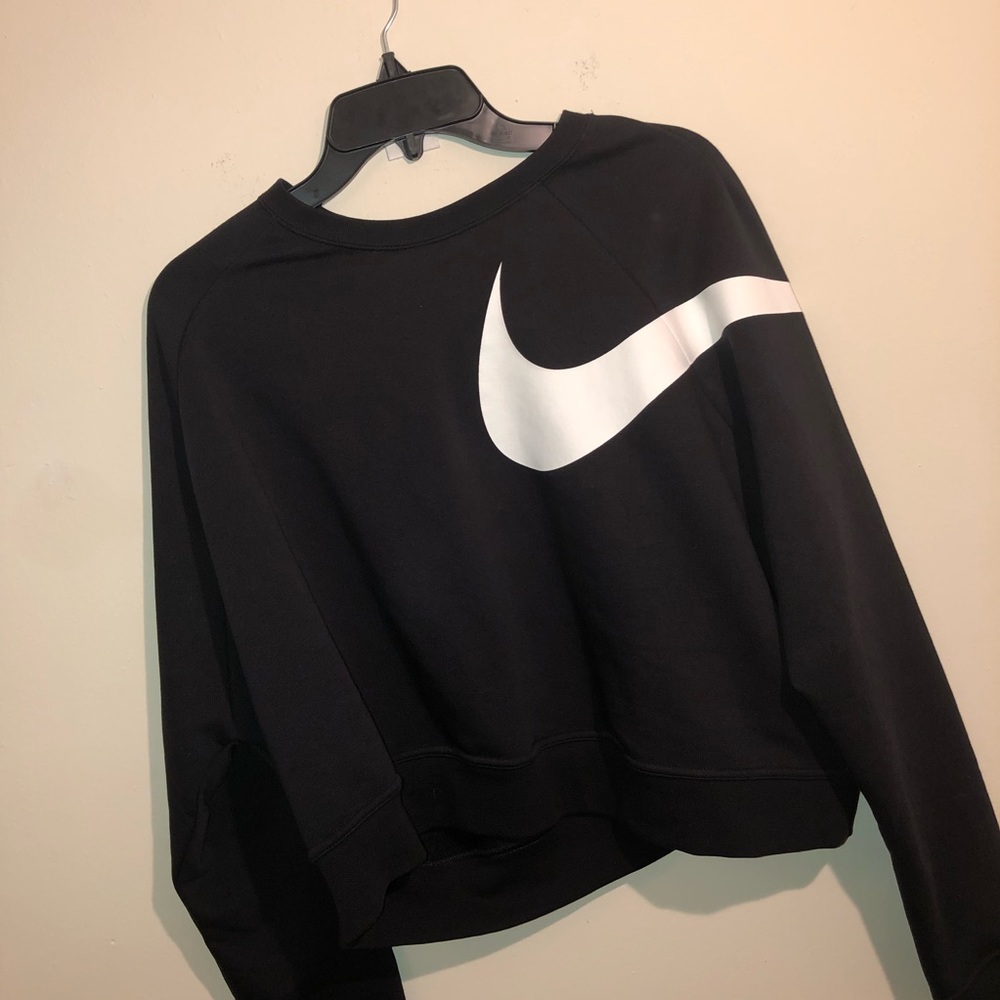 NWT Nike pullover.